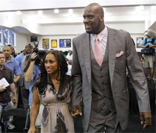 连续小亏的 连续小亏的